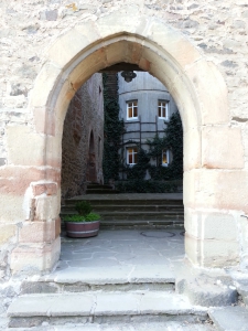 Innenhof der Burg Hessenstein